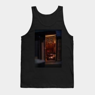 Book nook diorama - reading in bed Tank Top